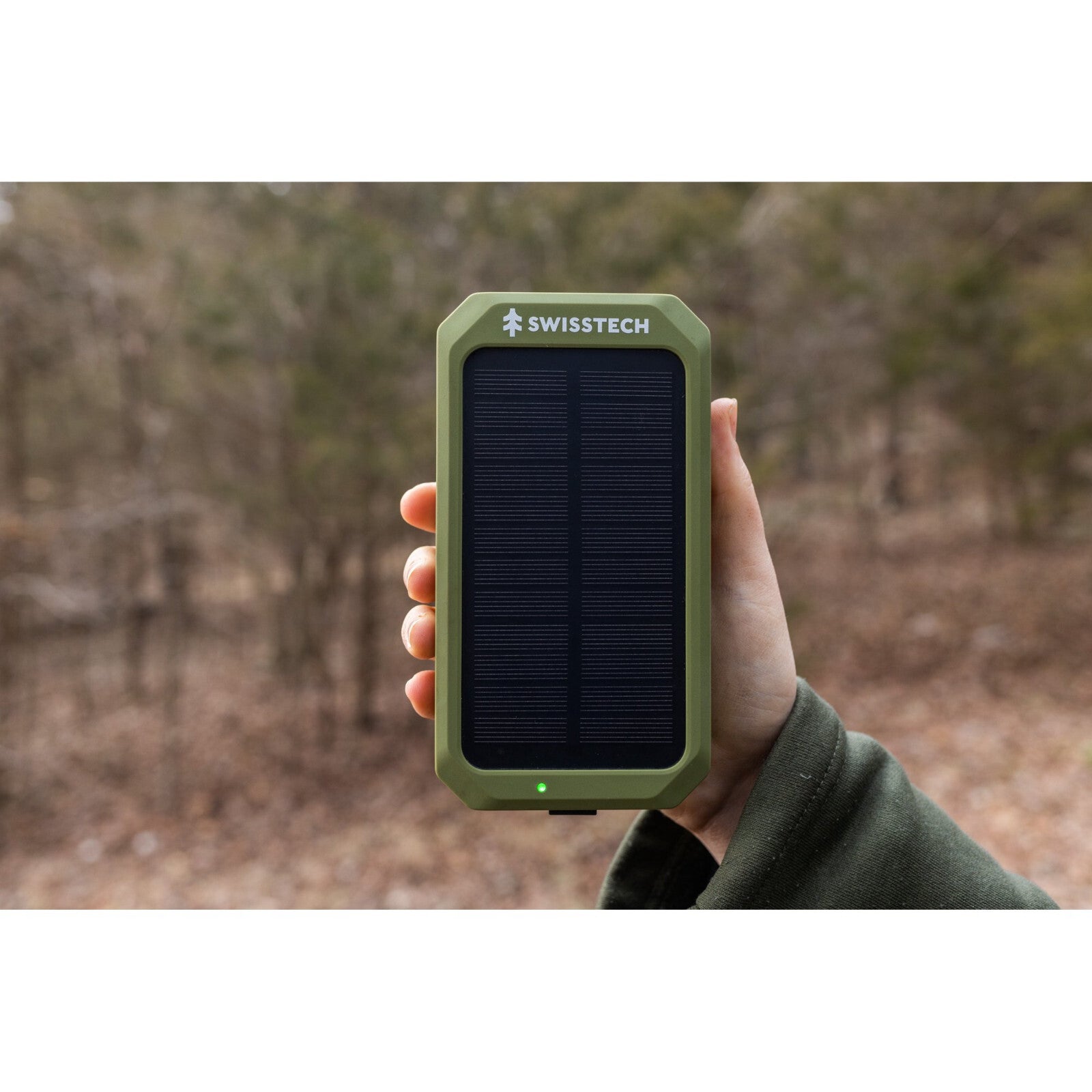 Swiss Tech 20000 Mah SOLAR PORTABLE POWER BANK / WIRELESS CHARGER WEATHER PROOF