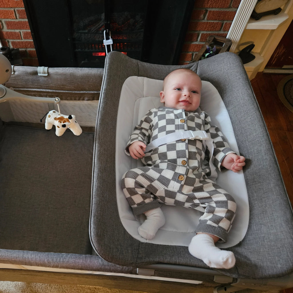 5 in 1 Portable Playard and Bassinet Bedside Sleeper for Newborn to Toddler, Unisex, Gray