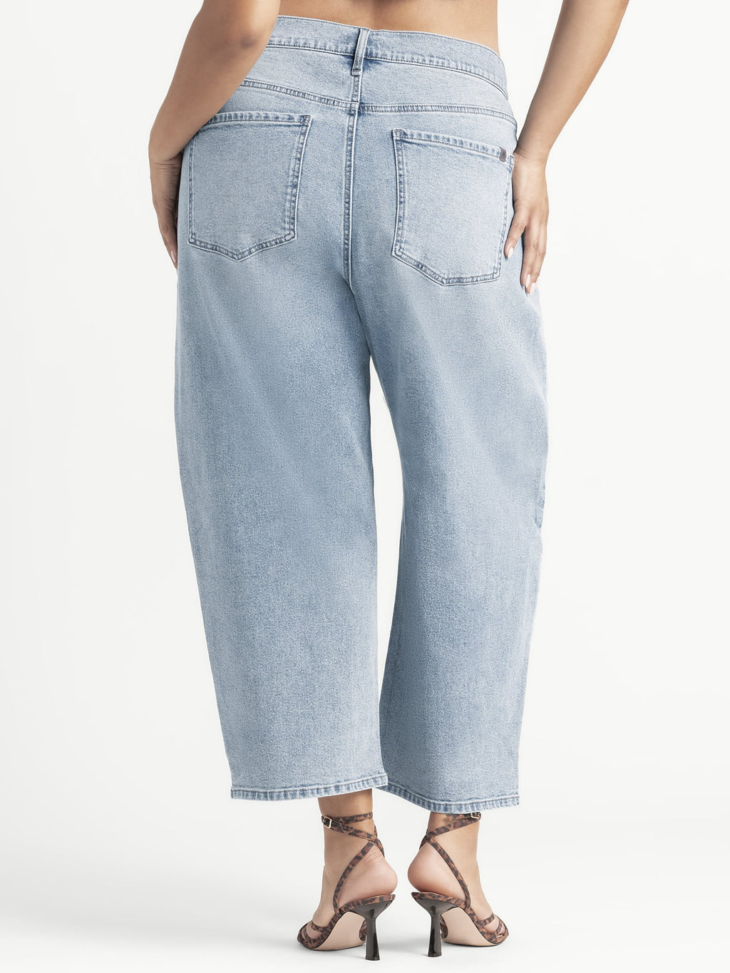 Women'S and Women'S plus Myrtle Barrel Leg Jeans, Sizes 2-24W