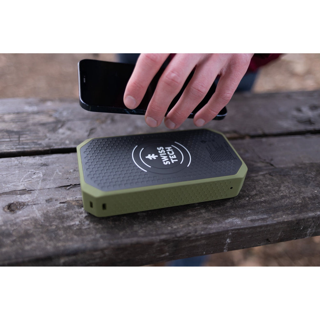 Swiss Tech 20000 Mah SOLAR PORTABLE POWER BANK / WIRELESS CHARGER WEATHER PROOF