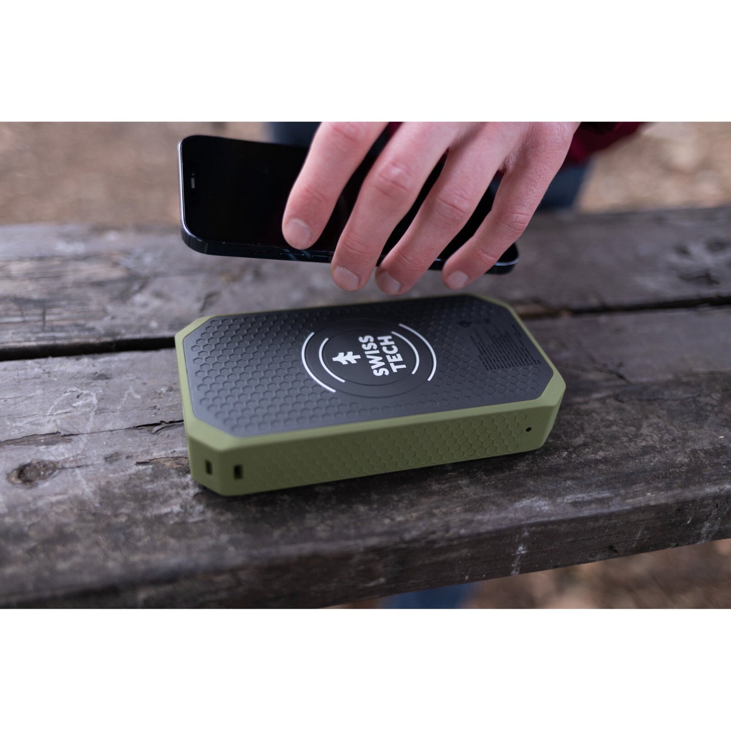 Swiss Tech 20000 Mah SOLAR PORTABLE POWER BANK / WIRELESS CHARGER WEATHER PROOF